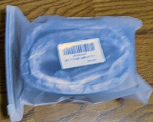 ドアすきま風防止ガード、Amazonから届いた状態の画像